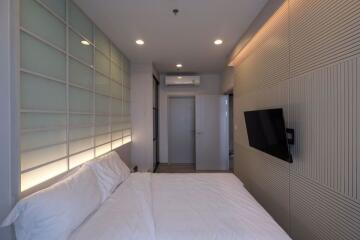 1 bed Condo in OKA HAUS Sukhumvit 36 Khlongtan Sub District C017611