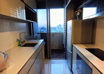 1 bed Condo in The Room Rama 4 Pathum Wan District C017582