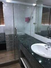 2 bed Duplex in New House Pathum Wan District D017578