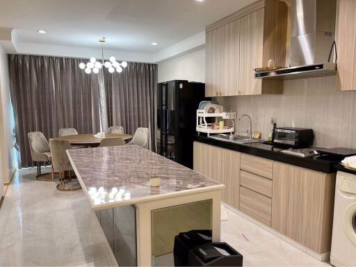 3 bed Condo in Noble Remix Khlongtan Sub District C017573