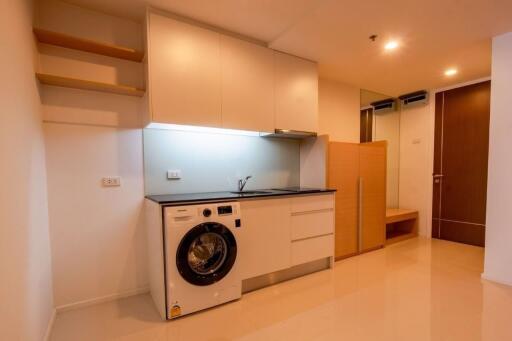 3 bed Condo in 15 Sukhumvit Residences Khlong Toei Nuea Sub District C017554