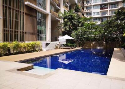 2 bed Condo in The Clover Khlong Tan Nuea Sub District C017533