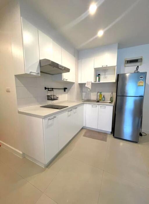 2 bed Condo in The Clover Khlong Tan Nuea Sub District C017533