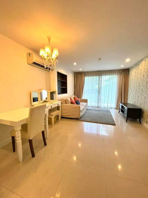 2 bed Condo in The Clover Khlong Tan Nuea Sub District C017533