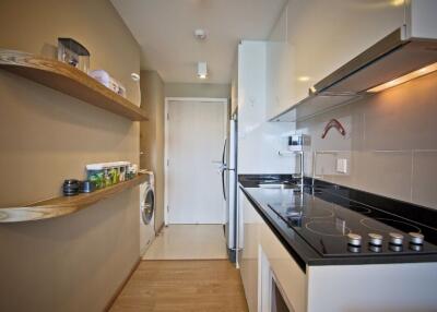 2 bed Condo in Maestro 39 Khlong Tan Nuea Sub District C017526