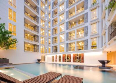 2 bed Condo in Maestro 39 Khlong Tan Nuea Sub District C017525