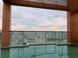 2 bed Condo in The Address Sathorn Silom Sub District C017505