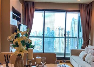 2 bed Condo in The Address Sathorn Silom Sub District C017505