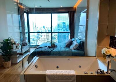 2 bed Condo in The Address Sathorn Silom Sub District C017505