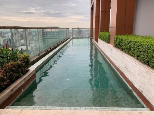 2 bed Condo in The Address Sathorn Silom Sub District C017505