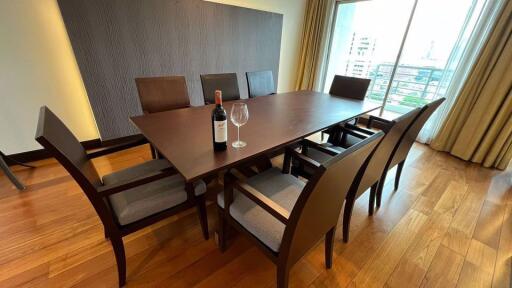 4 bed Condo in Royal Residence Park Lumphini Sub District C017503