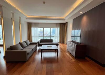 4 bed Condo in Royal Residence Park Lumphini Sub District C017503