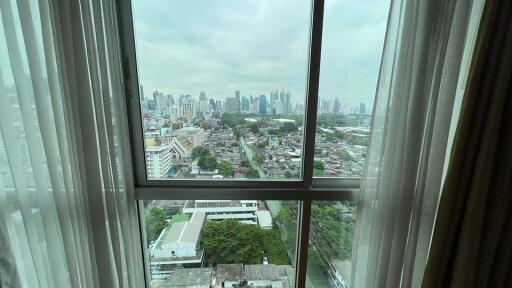 4 bed Condo in Royal Residence Park Lumphini Sub District C017503