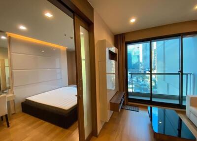 1 bed Condo in The Address Sathorn Silom Sub District C017477