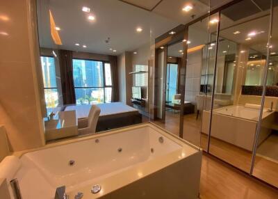 1 bed Condo in The Address Sathorn Silom Sub District C017477