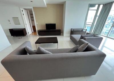 4 bed Condo in Athenee Residence Lumphini Sub District C017473