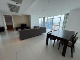 4 bed Condo in Athenee Residence Lumphini Sub District C017473