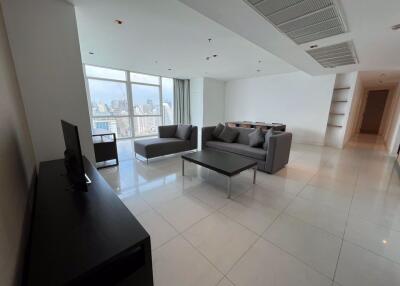 4 bed Condo in Athenee Residence Lumphini Sub District C017473