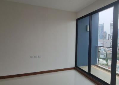 2 bed Condo in Supalai Premier Charoen Nakhon Khlong San District C017472