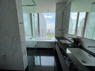 2 bed Condo in Saladaeng One Silom Sub District C017463