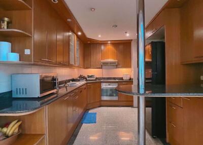 4 bed Penthouse in Regent Royal Place 1 Lumphini Sub District P017462