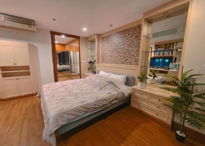 4 bed Penthouse in Regent Royal Place 1 Lumphini Sub District P017462