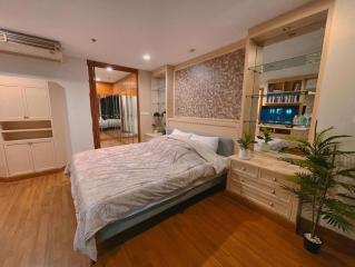 4 bed Penthouse in Regent Royal Place 1 Lumphini Sub District P017462