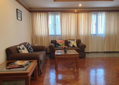 4 bed Penthouse in United Tower Khlong Tan Nuea Sub District P017452