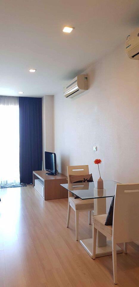 Studio bed Condo in Sky Walk Condominium Phrakhanongnuea Sub District C017433