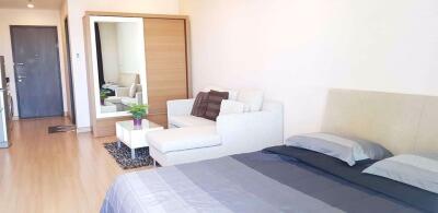 Studio bed Condo in Sky Walk Condominium Phrakhanongnuea Sub District C017433