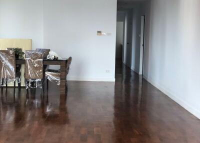 3 bed Condo in Baan Siri 24 Khlongtan Sub District C017413