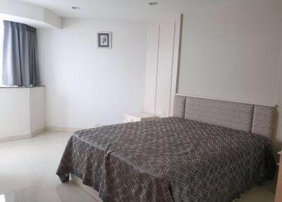 3 bed Condo in President Park Sukhumvit 24 Khlongtan Sub District C017412