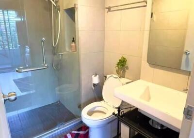 2 bed Condo in Elio Del Ray Bangchak Sub District C017401