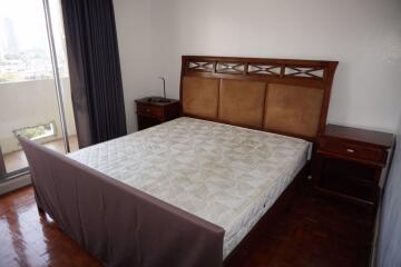 2 bed Condo in Baan Sukhumvit 36 Khlongtan Sub District C017393