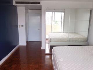 2 bed Condo in Baan Sukhumvit 36 Khlongtan Sub District C017392