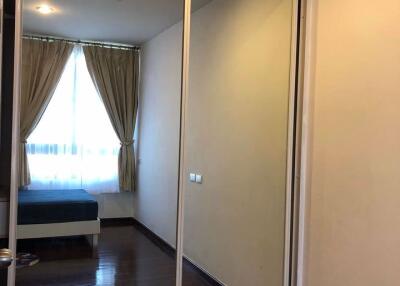 2 bed Condo in Elephant Tower Chatuchak District C017375