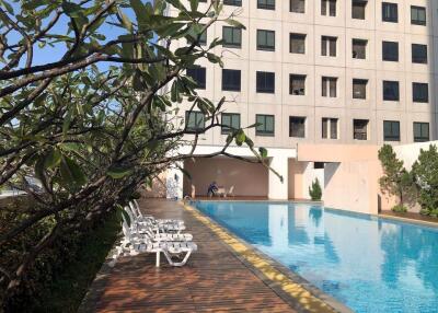 2 bed Condo in Elephant Tower Chatuchak District C017375