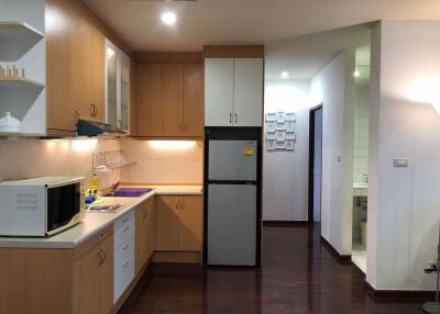 2 bed Condo in Elephant Tower Chatuchak District C017375