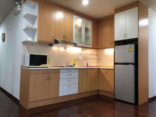 2 bed Condo in Elephant Tower Chatuchak District C017375