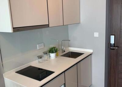 1 bed Condo in C Ekkamai Khlong Tan Nuea Sub District C017368