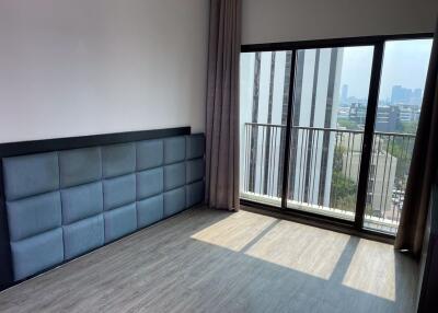 2 bed Condo in Noble Reform Samsennai Sub District C017352