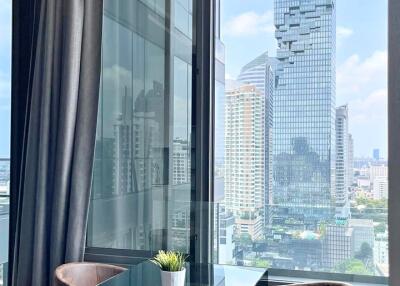 2 bed Condo in Ashton Silom Suriyawong Sub District C017351