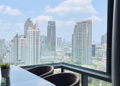 2 bed Condo in Ashton Silom Suriyawong Sub District C017351