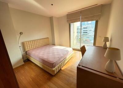 2 bed Condo in The Legend Saladaeng Silom Sub District C017335