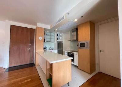 2 bed Condo in The Legend Saladaeng Silom Sub District C017335