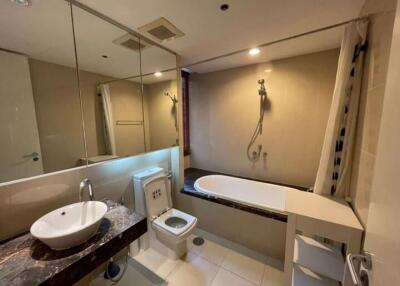 2 bed Condo in The Legend Saladaeng Silom Sub District C017335