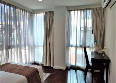 3 bed Condo in Sathorn Gallery Residences Bang Rak District C017321