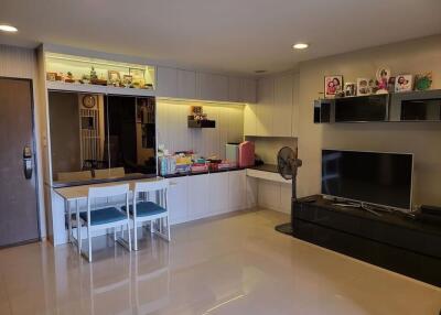 2 bed Condo in The Tempo Phaholyothin Phayathai District C017292