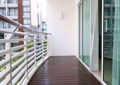 3 bed Condo in Avenue 61 Khlong Tan Nuea Sub District C017286