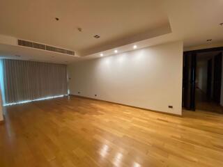 4 bed Condo in Belgravia Residences Khlongtan Sub District C017268